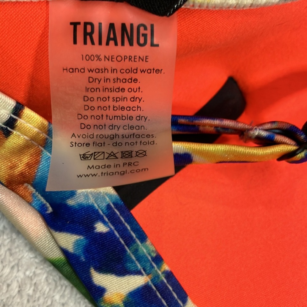 Triangl neoprene floral print bikini top - Picture 5 of 5